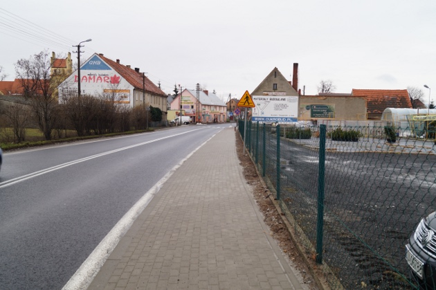 Jest bezpieczniej w Małuszowie – nowy chodnik gotowy
