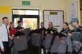 Pracownicy terenowi Gminy Męcinka w nowych jednolitych ubraniach