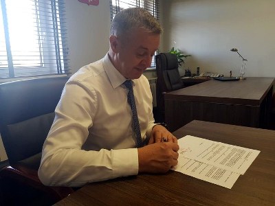 zdjęcie, złożenie podpisu