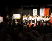 Łzy wzruszenia, odkryte talenty i dostojni goście – czyli gminne obchody Święta Niepodległości w Męcince