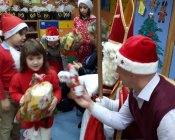 Spotkanie z Mikołajem w klasach I-III w Szkole Podstawowej w  Męcince
