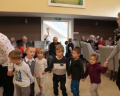 Akcja „Październik i listopad miesiącami seniorów w Gminie Męcinka” rozpoczęta – kulinarne spotkanie z przedszkolakami