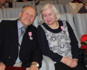 Jubilaci długoletniego pożycia małżeńskiego z Gminy Męcinka odznaczeni podczas uroczystej sesji Rady Gminy Męcinka