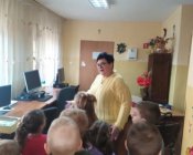 przedszkolaki_w_bibliotecei01