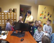 przedszkolaki_w_bibliotecei03