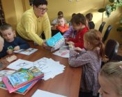 przedszkolaki_w_bibliotecei10