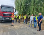 Inwestycja drogowa k. przedszkola i szkoły w Męcince rozpoczęta