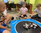 Robotyka to dziedzina przyszłości oraz zainteresowań naszych uczniów nawet w wakacje 