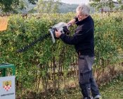 Prace porządkowe na cmentarzach komunalnych Gminy Męcinka