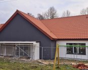 Kolejny etap prac wykończeniowych nowej świetlicy wiejskiej w Pomocnem