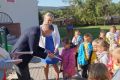 „Mały Książe” do poduszki – prezent od wójta dla przedszkolaków